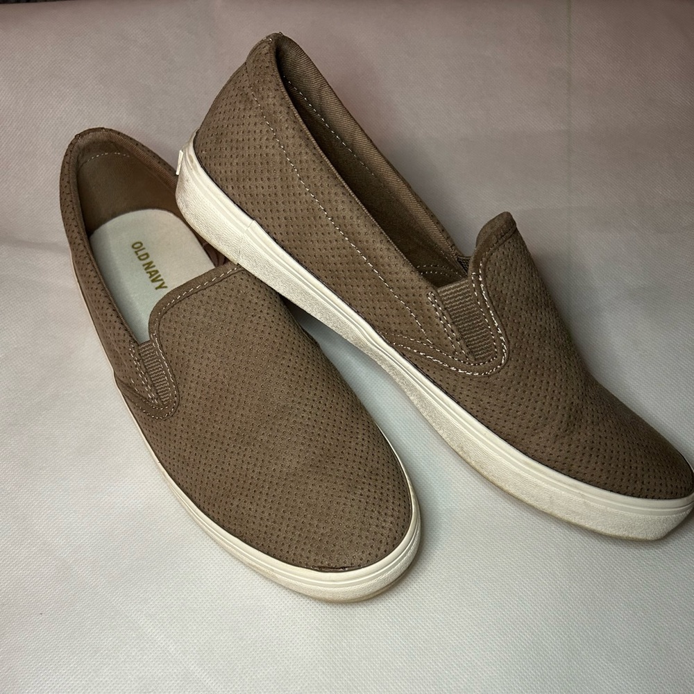 Old navy Swede brown slides